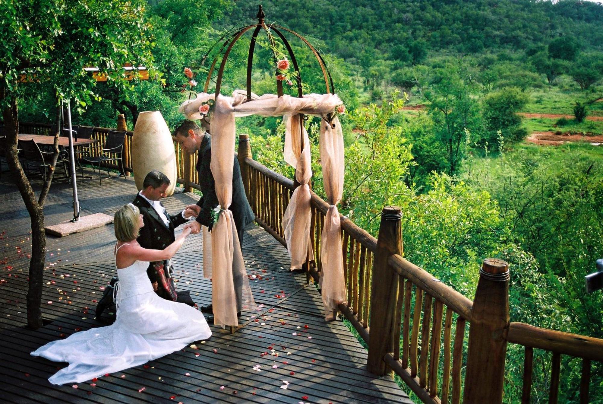 Etali Safari Lodge 马迪克韦狩猎保护区 外观 照片